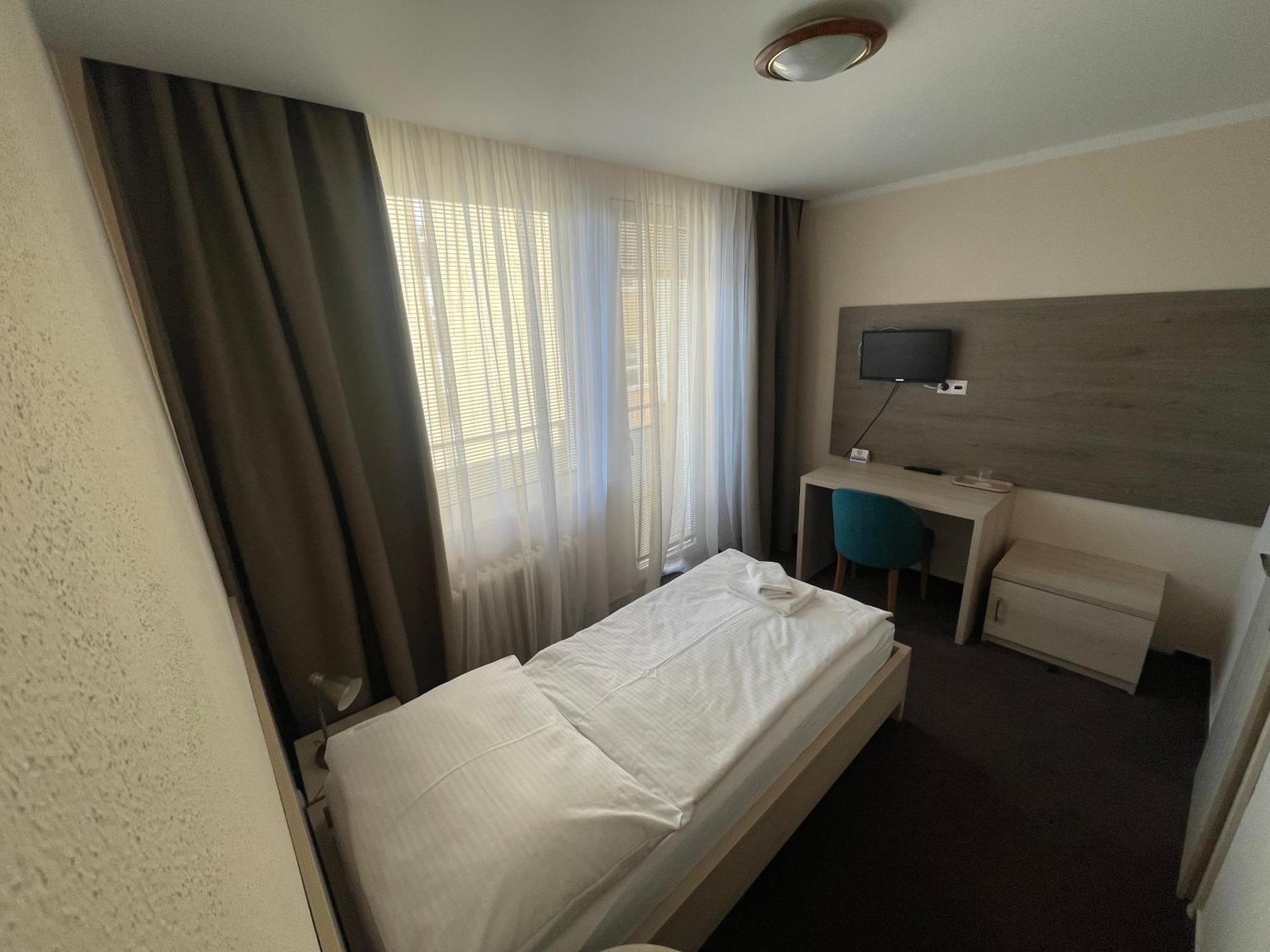 Hotel Spectrum Trnawa Zewnętrze zdjęcie